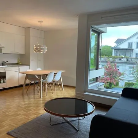 Charming In The Centre - Art 4 Apartment Zurich